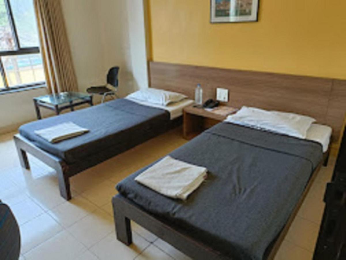 Hotel Abhishek ,Nashik Exterior photo