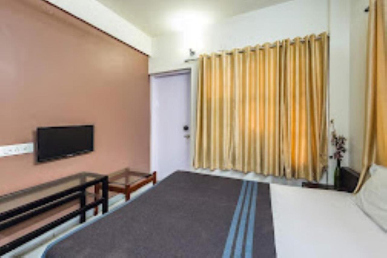 Hotel Abhishek ,Nashik Exterior photo